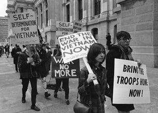 Marketing to Millennials: young people protesting the Vietnam War in 1966