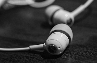earphones earphones