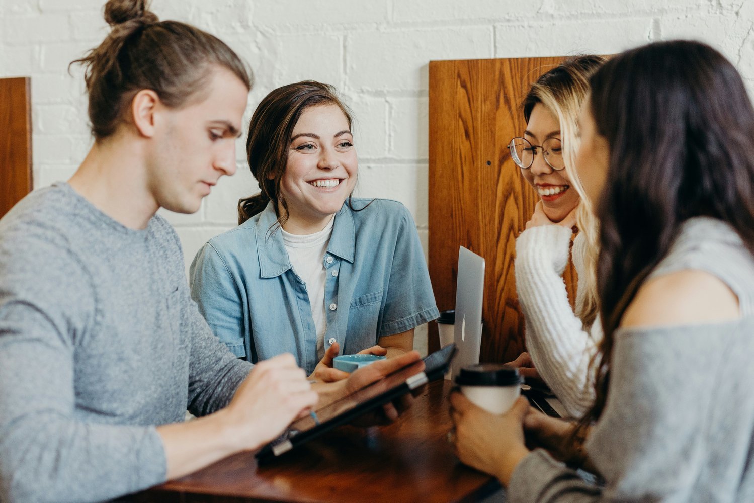 How to design an effective case study section for your website